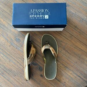 Sperry Top Sider size 8.5 olive green and tan flip flop sandals & original box